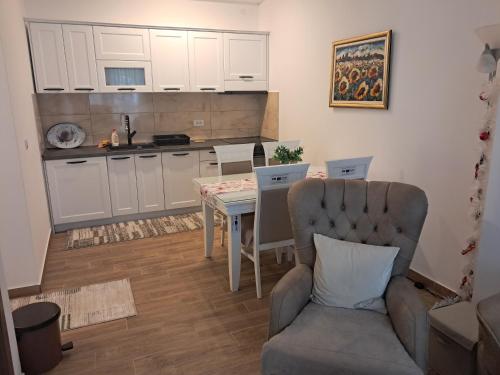 Ruža Vetrova 4 Ruža Vetrova 4