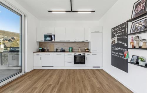 廚房, Nice Home In Kirchen - Sieg With Wifi in 科爾臣/基格