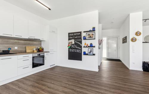 廚房, 3 Bedroom Lovely Home In Kirchen - Sieg in 科爾臣/基格