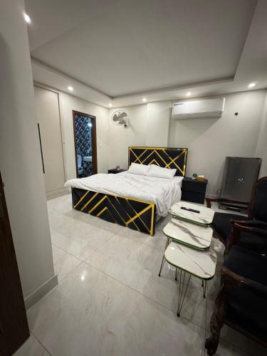 Designer Luxury 1BHK Studio Self Check-in Bahria