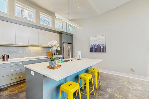 Modern Getaway Modern Getaway