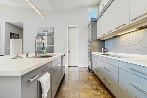 Modern Getaway Modern Getaway