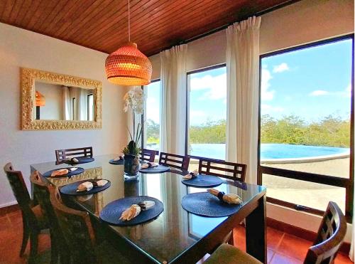 Villa Estrellas - Stunning Ocean-Views, Potrero, spacious 4 BR Villa