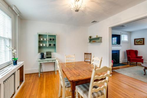 1 Mi to Dtwn Roanoke Home with Yard and Mtn View! in 羅阿諾克
