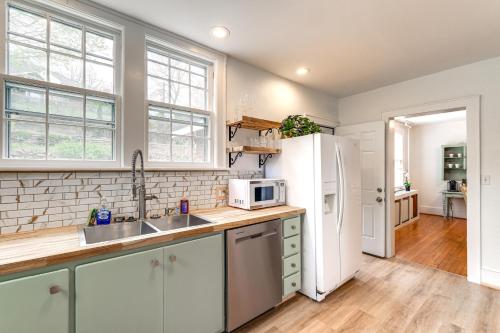 1 Mi to Dtwn Roanoke Home with Yard and Mtn View! in 羅阿諾克