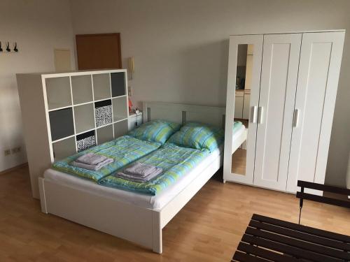 helle 1Raum Wohnung Apartment mit Balkon und Kuche in Löbtau
