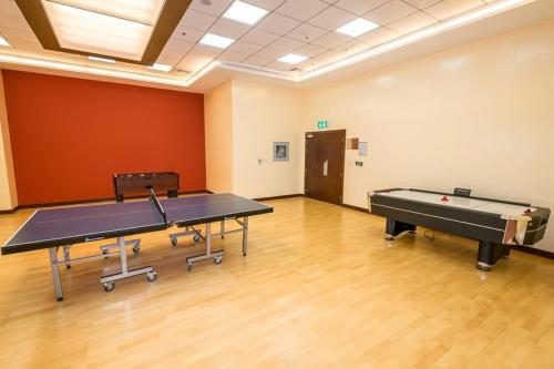 1BR Tropical Vibes Near Skydiving and Beach!, Dubaj (fotografie 2)