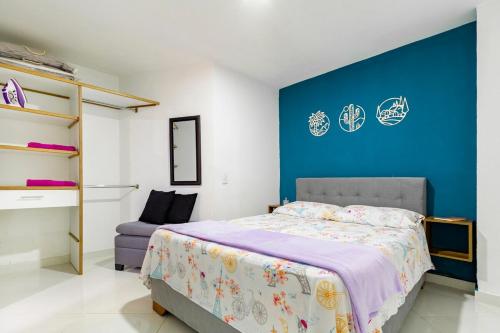 Studio apartment in La Floresta near the subway, Medellín (photo 3)