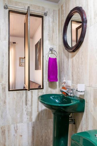 Studio apartment in La Floresta near the subway, Medellín (photo 9)