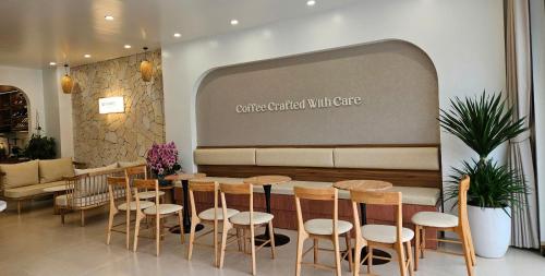 Shared lounge/TV area, Me Stay Cat Ba in Lan Ha Bay