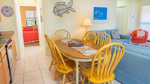 Poolside Paradise - Pet Friendly Villa on Sanibel Island - Private Beach - Signal Inn 03, Sanibel (foto 11)