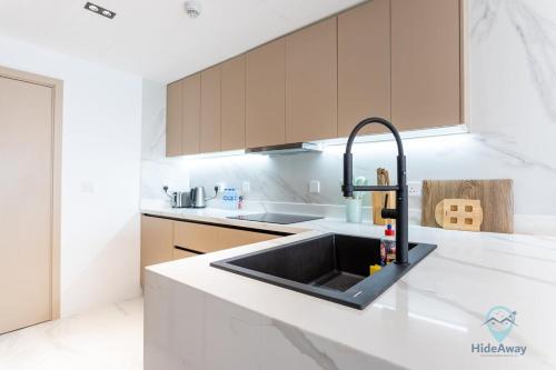 Bright Modern 1BR Heart Of JLT Skyline Views, Dubaj (fotografie 5)