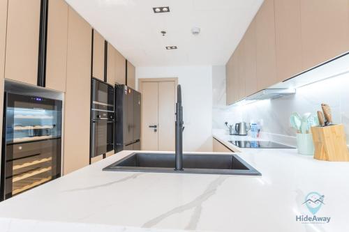 Bright Modern 1BR Heart Of JLT Skyline Views, Dubaj (fotografie 7)
