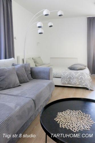 1 queen bed, 1 sofa bed