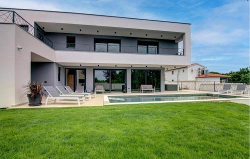 Lovely Home In Stokovci – khách sạn tại Smoljanci
