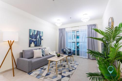 1BR Charming Modern 5Min to Beach Dubai Marina, Dubái