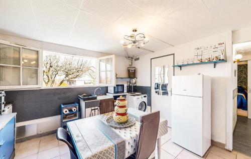 Kitchen, 1 Bedroom Amazing Apartment In Treignac in Treignac