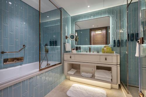 room detail thumbnail 2