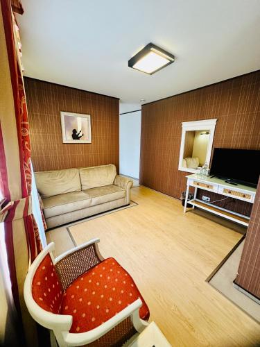 Apartment image 6