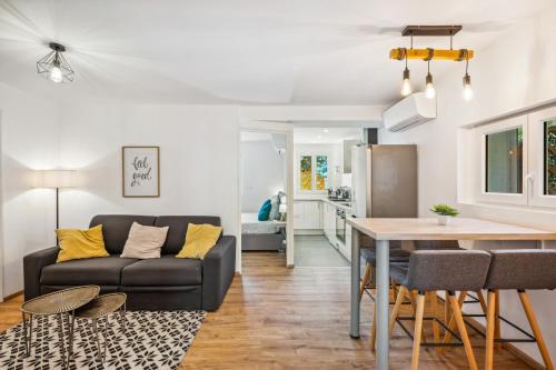 Cosy & Chill Appartements - 10 min de la mer - Jardin, Netflix, terrasse, fibre & parking in 卡涅