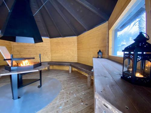 Rukan Hurmos, Ruka (fotografie 7)