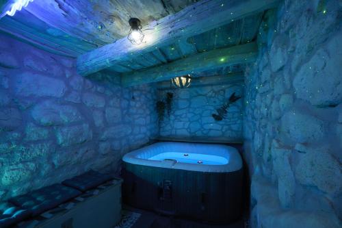 Pezsgőfürdő, Apartamentos Ca' tio Celso in San Esteban De La Sierra