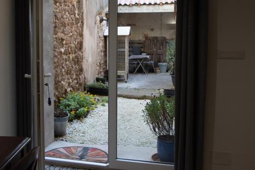 Mas de Bellegou Bed and Breakfast - image 12