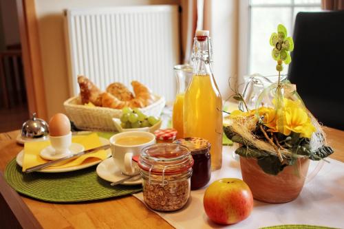 Ēdiens un dzērieni, Ferienwohnungen Kiesenberg in Thanstein