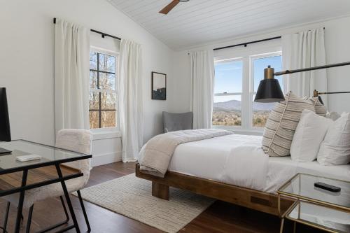 Wilkie 8br Luxury Mtn Villa with Spa