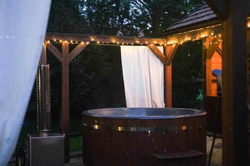 Sauna, Domek w Ośrodku Jeździeckim Tarpan (Domek w Osrodku Jezdzieckim Tarpan) in Wysoczany