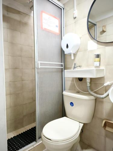 Zuhanyzó, Ayllu Hostel et Kuyay in Bogotá