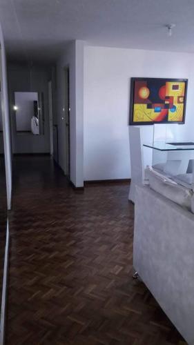 Laureles 203 - image 5