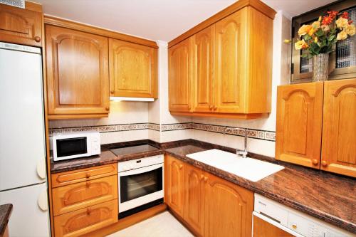 Apartment room in Los Pinos 9B Apartment Levante Beach-Old Town