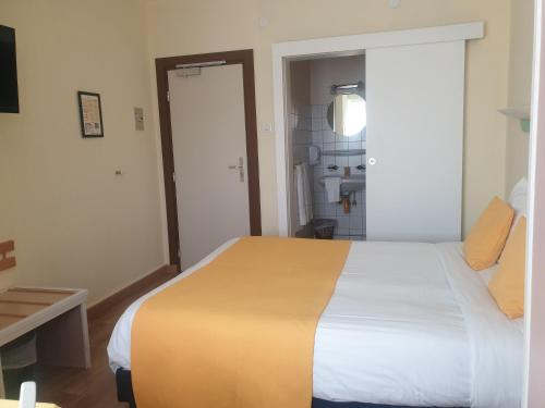 1 double bed