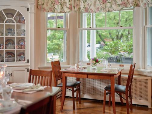 餐廳, Mooreland Garden Inn in 卡萊爾市中心