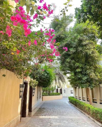 Live the Burj Lifestyle in Timeless OldTown by SBH, Дубай (фото 2)
