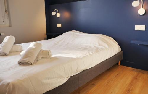 Three-Bedroom Apartment image 3