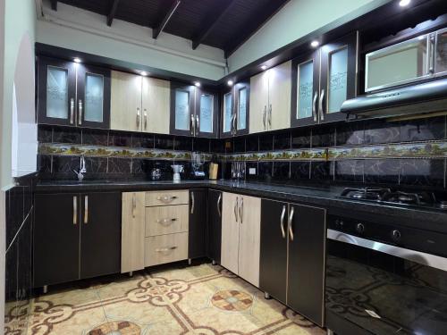 5StarHomes - Casa privada cerca al Estadio y la 70, Medellín (foto 4)