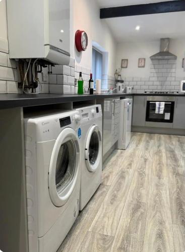 Room 3 Shared House in L6, Liverpool (photo 2)