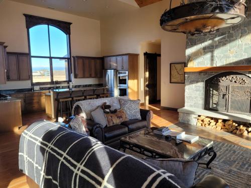 Painted Pony Guesthouse with AC in Tetonia, USA