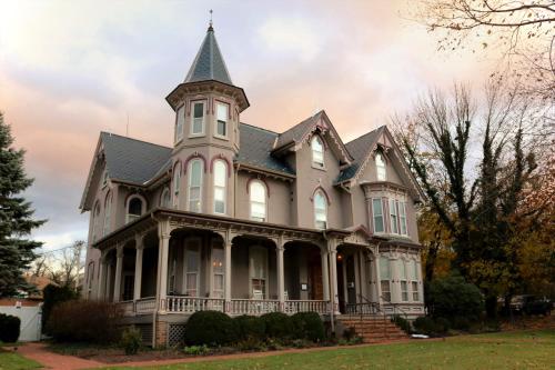 Joshua Wilton House – Harrisonburg, VA