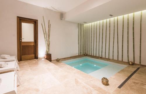 熱水浴缸, 兩個枕頭精品青年旅舍 (Two Pillows Boutique Hostel) in 斯利馬城中心