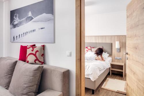 2 twin beds, 2 sofa beds