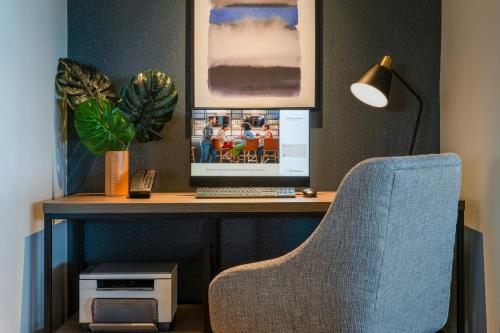 Atwell Suites Kansas City Airport, an IHG Hotel in Kansas City, USA