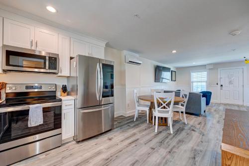 1006 Queen Suite, 1st Floor Cove