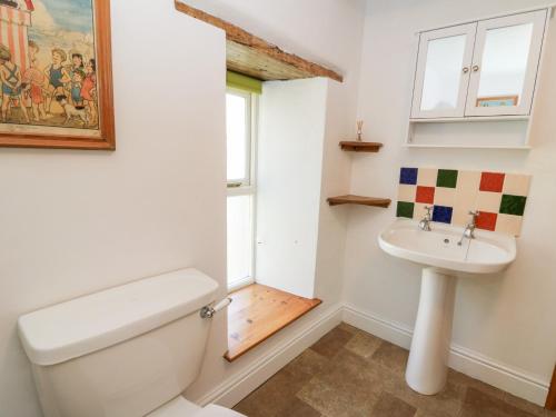 The Farmhouse Lampeter - main image