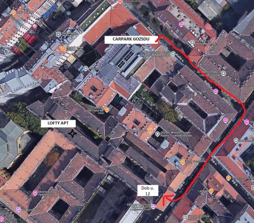 Lofty Apartment with Free Garage near the Gozsdu Courtyard - image 9