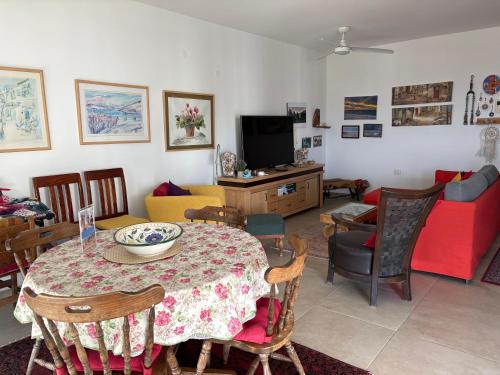 Acre sea view 11th floor apartment in เอเคอร์