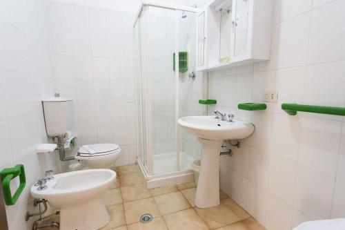 One-Bedroom Apartment with Air Conditioning and Terrace (2 Adults)