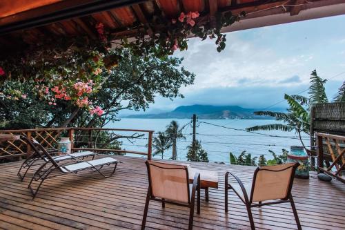 Casa em Ilhabela com vista MARAVILHOSA para o mar in Praia do Portinho